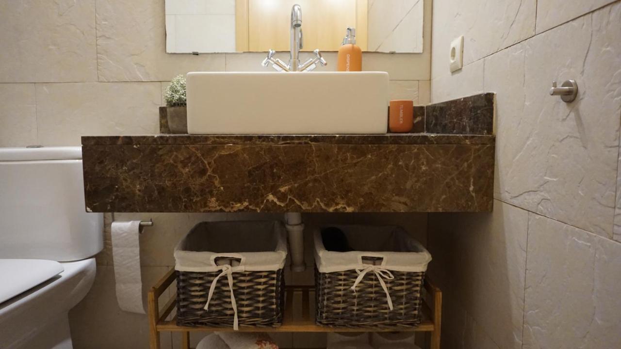 Encantador Apartamento Familiar 4 Px Con Terraza, Parking Y Wi-Fi En Llanca Exterior photo